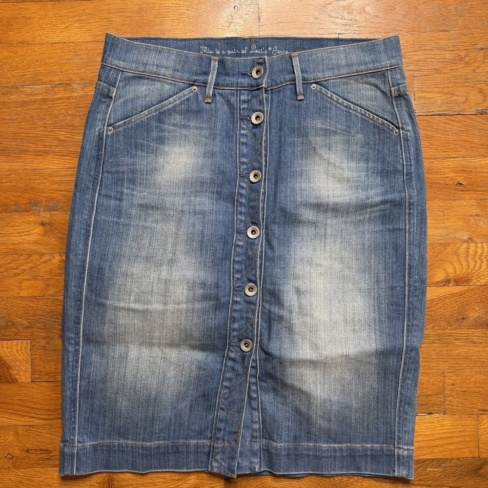 Levis Essential Pencil Skirt Sz 4 / 27 Denim Green Tab Button Faded Thigh Long